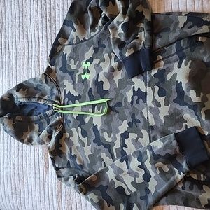 Mens Under Armour camouflage xl hoodie